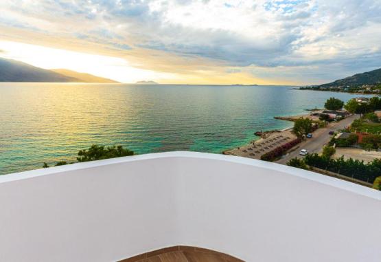Regina Blu  Vlore Regiunea Albania