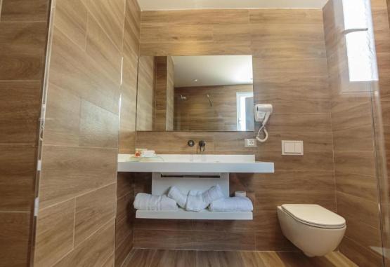 Regina Blu  Vlore Regiunea Albania