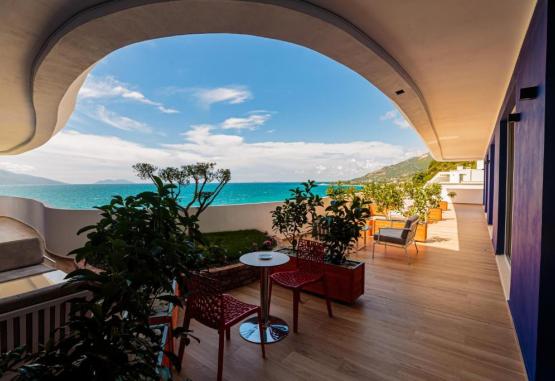 Regina Blu  Vlore Regiunea Albania