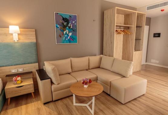 Regina Blu  Vlore Regiunea Albania