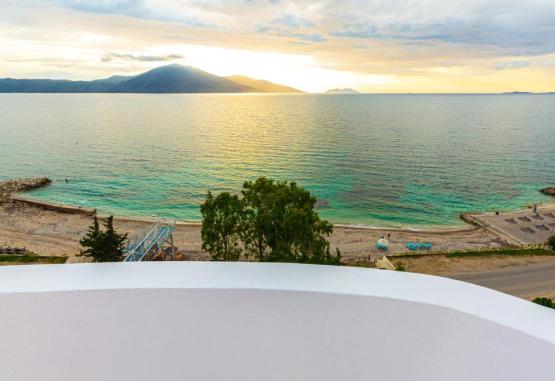 Regina Blu  Vlore Regiunea Albania