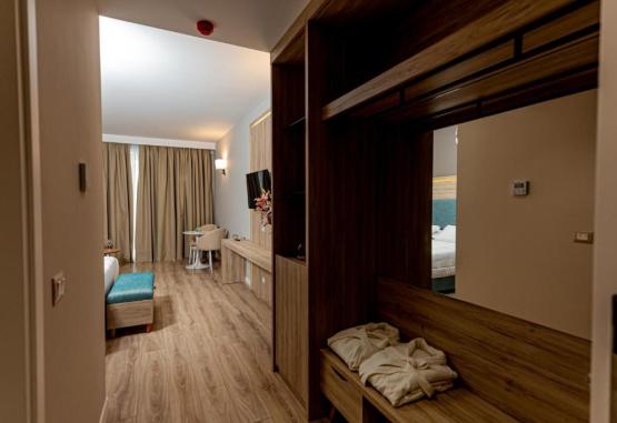 Regina Blu  Vlore Regiunea Albania