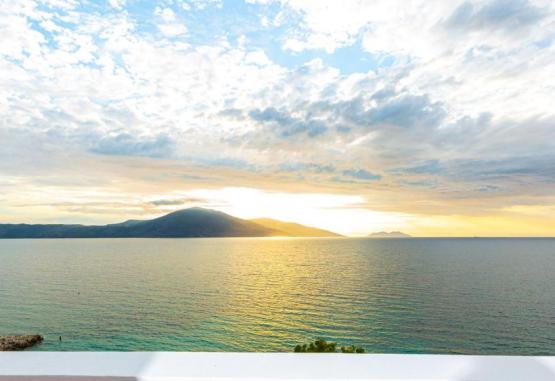 Regina Blu  Vlore Regiunea Albania