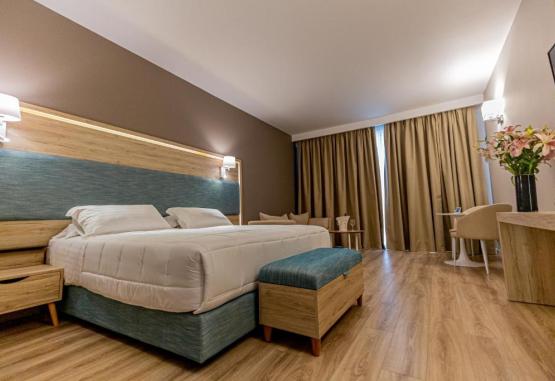 Regina Blu  Vlore Regiunea Albania