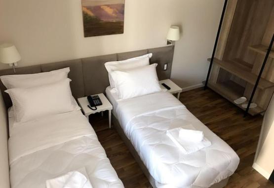 Ruby Palace  Vlore Regiunea Albania