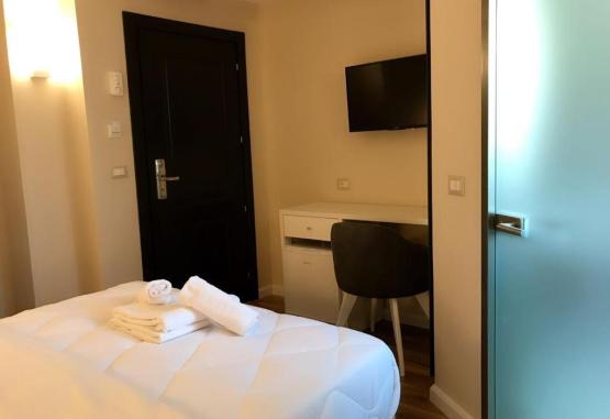 Ruby Palace  Vlore Regiunea Albania