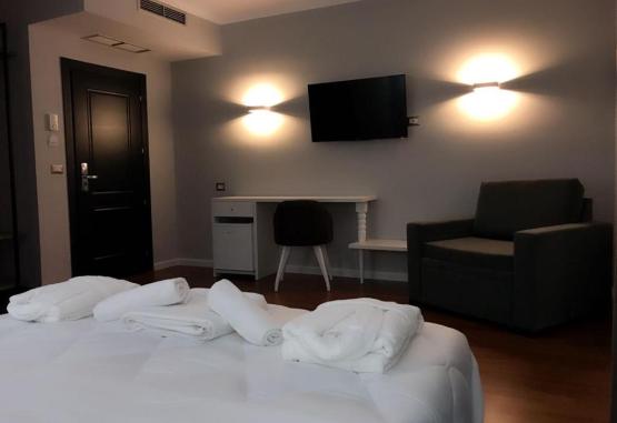 Ruby Palace  Vlore Regiunea Albania