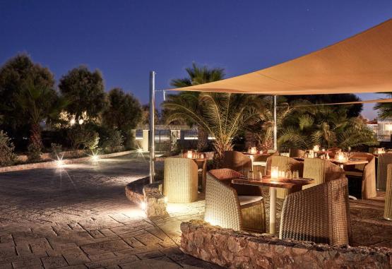 Santo Miramare Beach Resort 4* Insula Santorini Grecia