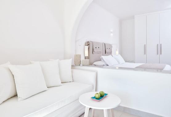 Santo Miramare Beach Resort 4* Insula Santorini Grecia