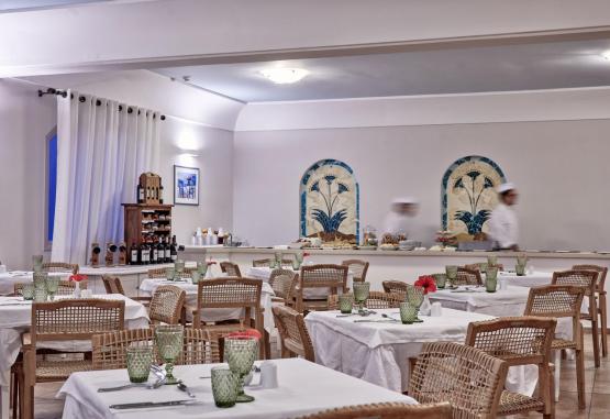 Santo Miramare Beach Resort 4* Insula Santorini Grecia