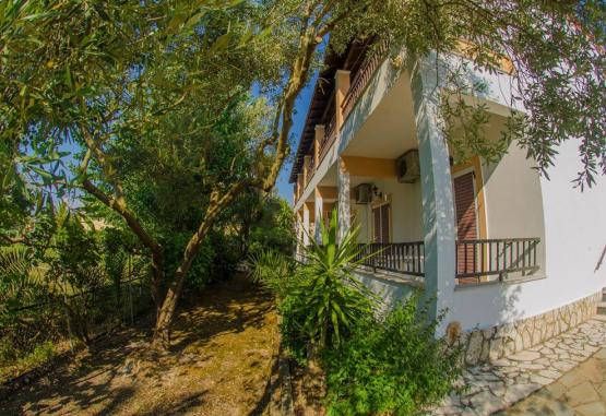 Takis & Efi Apartments  Insula Corfu Grecia