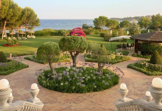 The St. Regis Mardavall Mallorca Resort  Regiunea Mallorca Spania