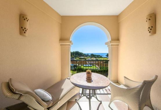 The St. Regis Mardavall Mallorca Resort  Regiunea Mallorca Spania