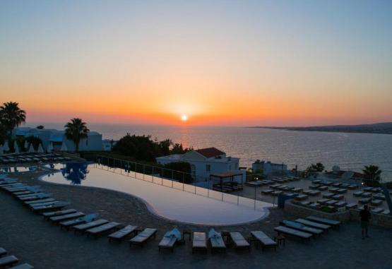 Theo Sunset Bay Holiday Village 4* Paphos Cipru