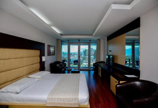 Vlora International  Vlore Regiunea Albania