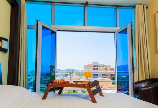 Vlora International  Vlore Regiunea Albania