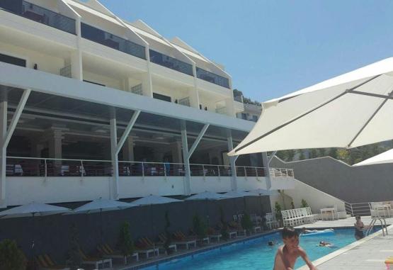 Hotel Picasso (Radhime Vlore)  Albania Regiunea Albania