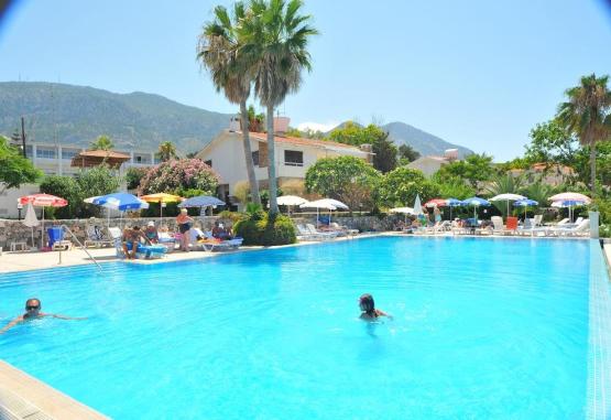 LA HOTEL AND RESORT  Kyrenia Cipru