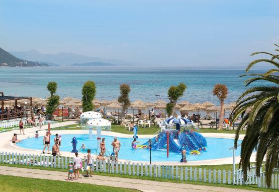 MESSONGHI BEACH HOLIDAY RESORT (Moraitika) (C)  Insula Corfu Grecia