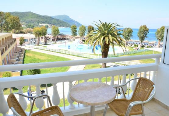 MESSONGHI BEACH HOLIDAY RESORT (Moraitika) (C)  Insula Corfu Grecia