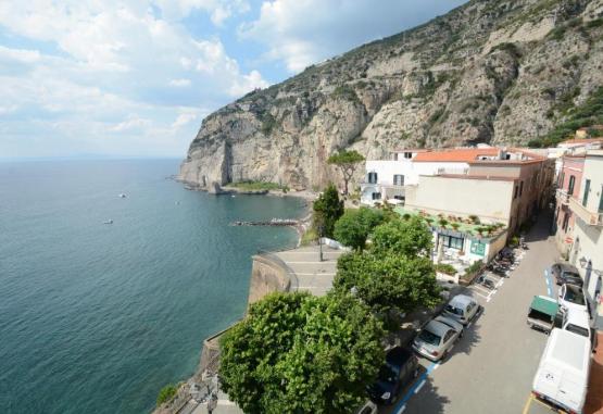 Panorama Palace - Turism seniori si nonseniori  Sorrento Italia