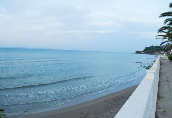 Paradise Beach (recomandat 2*+) (Argassi)  Insula Zakynthos Grecia