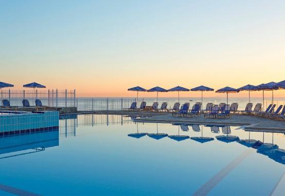 Peninsula Resort and Spa (Ag. Pelagia)  Heraklion Grecia