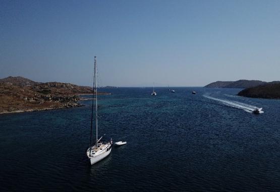 Sailing in Insulele Ciclade   Insula Mykonos Grecia