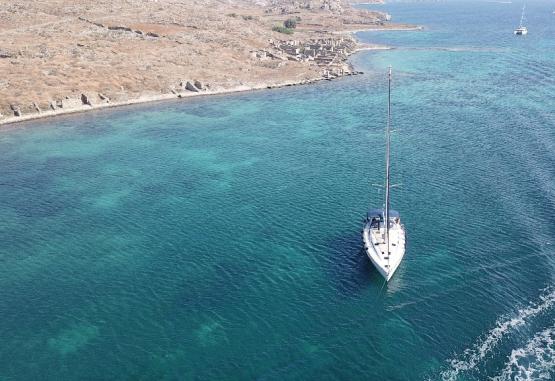 Sailing in Insulele Ciclade   Insula Mykonos Grecia