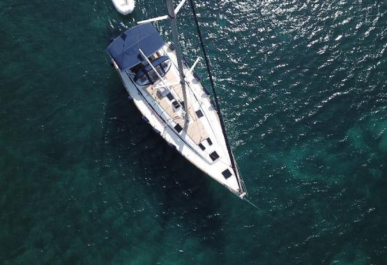 Sailing in Insulele Ciclade   Insula Mykonos Grecia