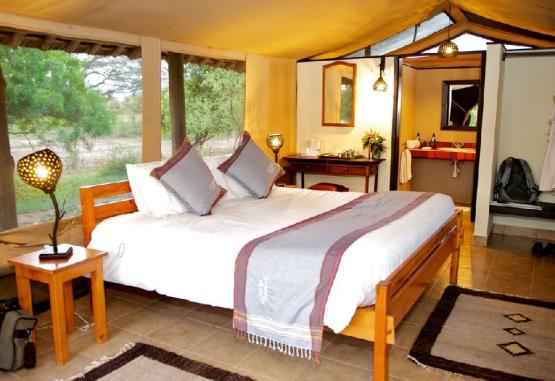 Safari Tsavo East - West (2 nopti) + Diani Reef Beach Resort (5 nopti)  Coasta de Sud Kenya