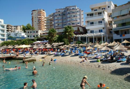 VILA E BARDHE (SARANDE)  Albania Regiunea Albania
