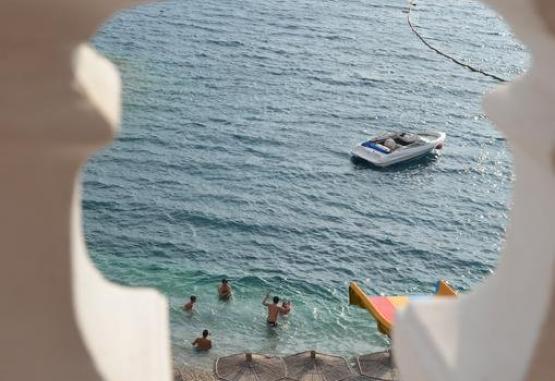 VILA E BARDHE (SARANDE)  Albania Regiunea Albania