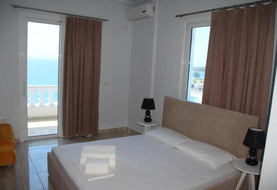 VILA E BARDHE (SARANDE)  Albania Regiunea Albania