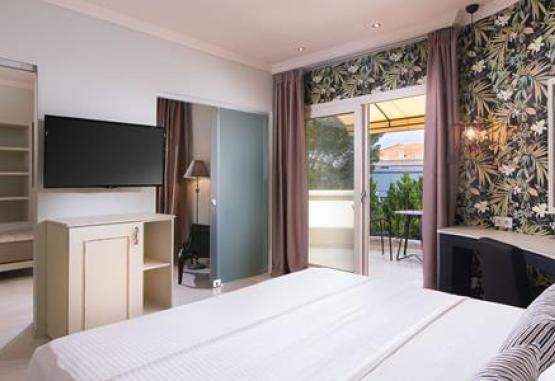 Neikos Mediterraneo Luxury Suites  Kassandra Grecia
