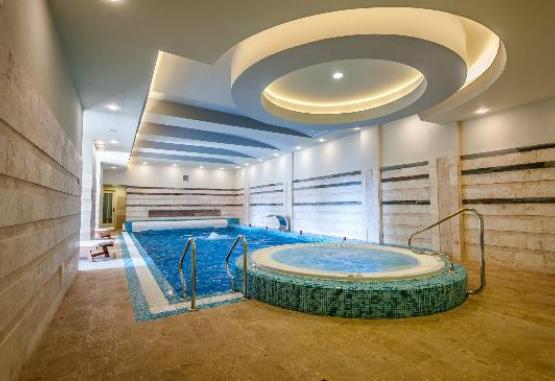 HOHE RINNE PALTINIS HOTEL &amp; SPA 4*  Paltinis Romania