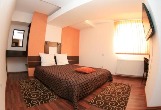 STUDIO 3*  Bacau Romania