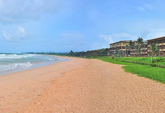 Long Beach Resort  Sri Lanka 