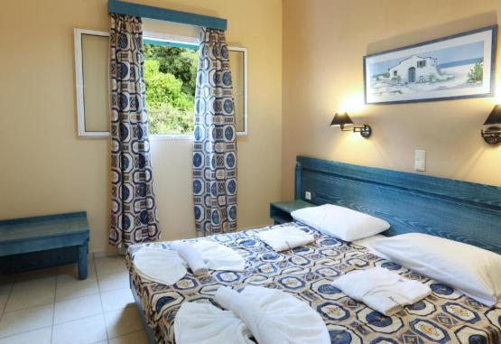 Rebeccas Village Hotel  Insula Corfu Grecia