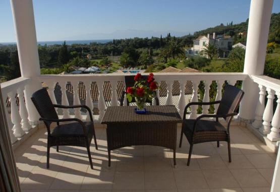 Rebeccas Village Hotel  Insula Corfu Grecia