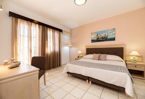 Scorpios Beach Hotel  Insula Santorini Grecia