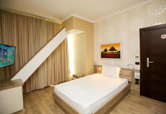 Partner  Vlore Regiunea Albania