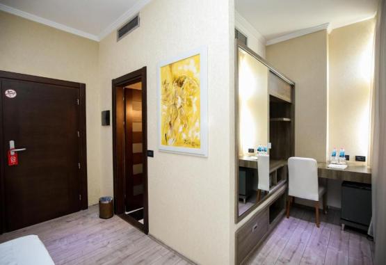 Partner  Vlore Regiunea Albania