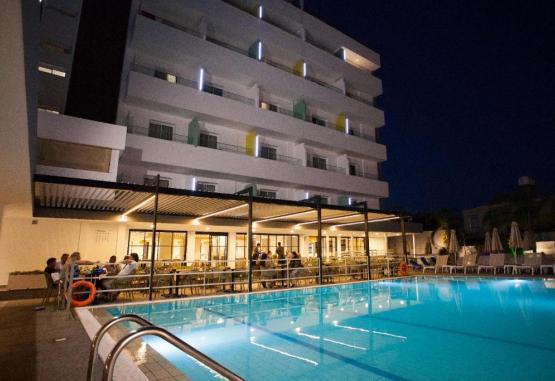 Pefkos Hotel Larnaca Cipru