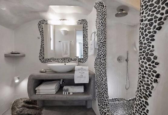 Suites of the Gods Cave Spa Hotel (Megalochori - Santorini)  Insula Santorini Grecia