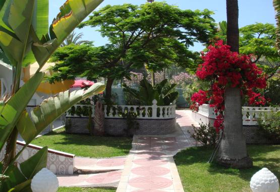 San Valentin and Terraflor Park  Playa del Ingles Spania