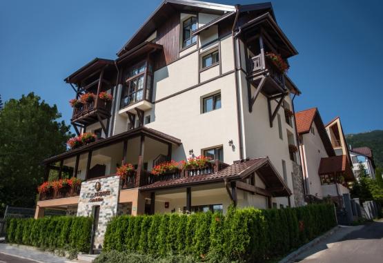 Uphill Residence  Sinaia Romania