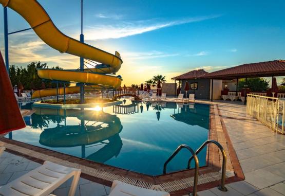 Sunshine Holiday Resort  Ovacik Turcia