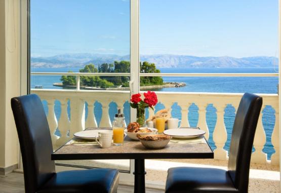 Pontikonisi Hotel ( Perama)  Insula Corfu Grecia