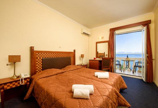 Pontikonisi Hotel ( Perama)  Insula Corfu Grecia